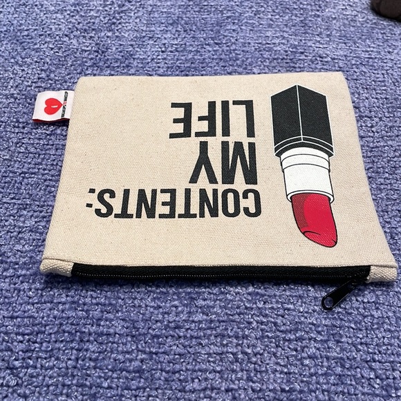 MAKE UP BAG BY BREAKUPS TO MAKEUP. - Picture 5 of 7